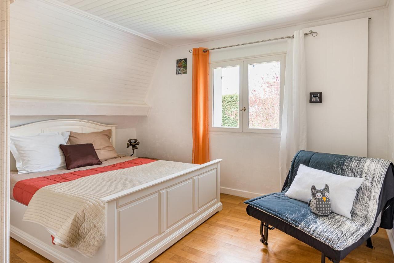 Maison D'Hotes L'Escale Du Loup Blanc Maringes エクステリア 写真