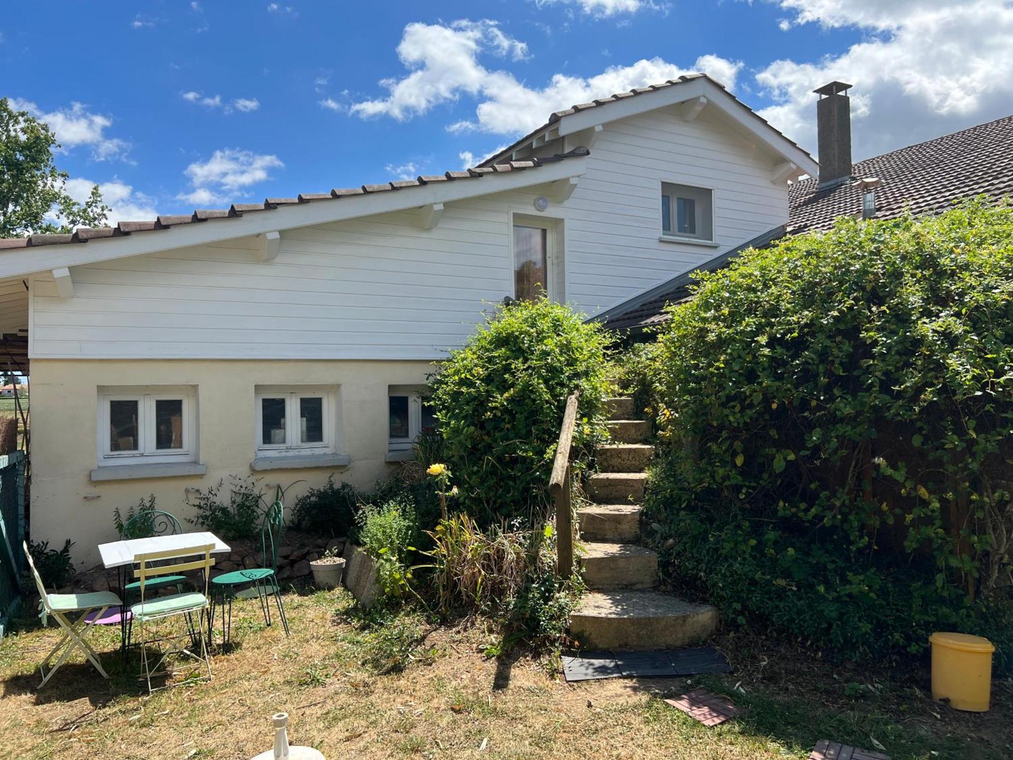 Maison D'Hotes L'Escale Du Loup Blanc Maringes エクステリア 写真